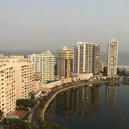 En Cartagena, Cerca Al Mar, Edificio Nuevo Conquistador *