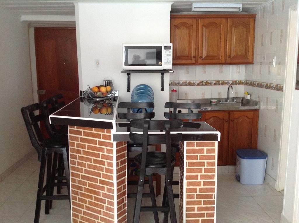 Apartamento En Cartagena, Cerca Al Mar, Edificio Nuevo Conquistador