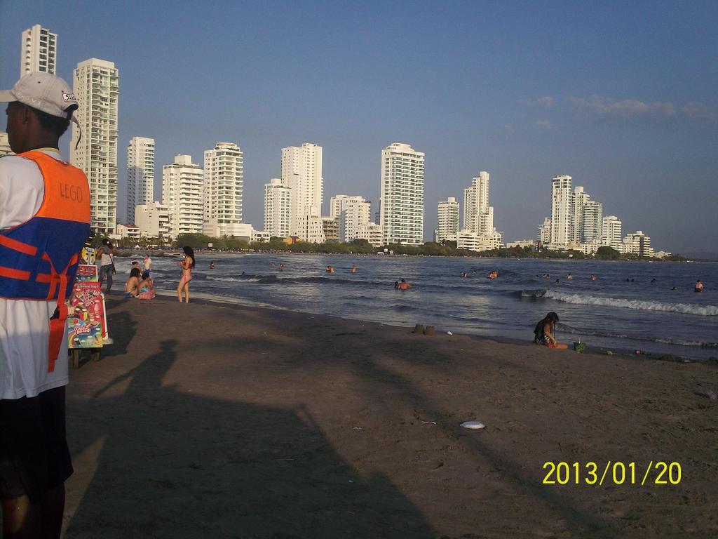 En Cartagena, Cerca Al Mar, Edificio Nuevo Conquistador Apartamento