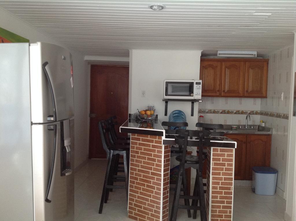 En Cartagena, Cerca Al Mar, Edificio Nuevo Conquistador Apartamento